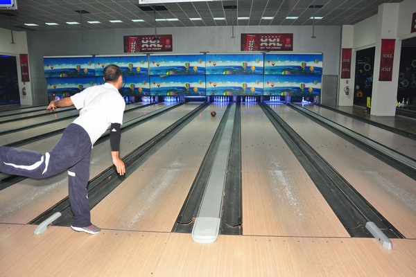 XXL Bowling Competition